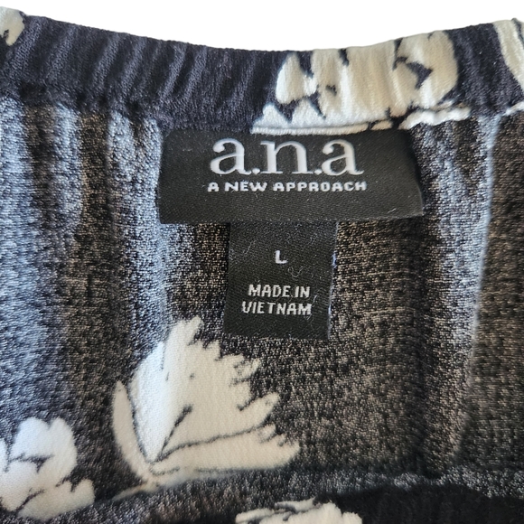 Black & White Flounce Hem Boho Mini Size Large - Picture 9 of 13